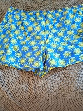 Brooks Women's Yellow Running Shorts, Lined, Large.